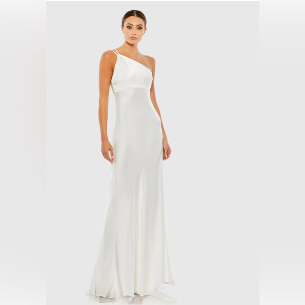 Ieena for Mac Duggal One Shoulder Double Strap White Satin Gown Size 2 NWT